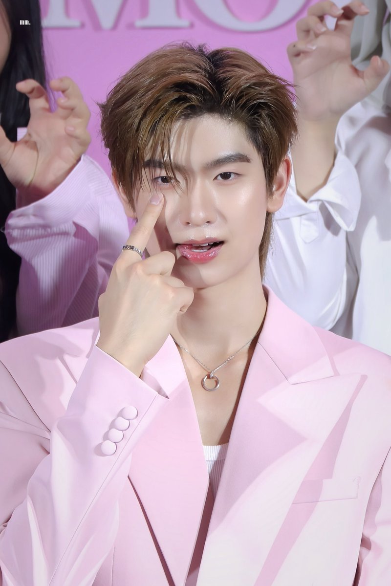 25zenti's tweet photo. คุโรเมะ                                               เคะโรมิ https://t.co/UMKwiEMFFJ