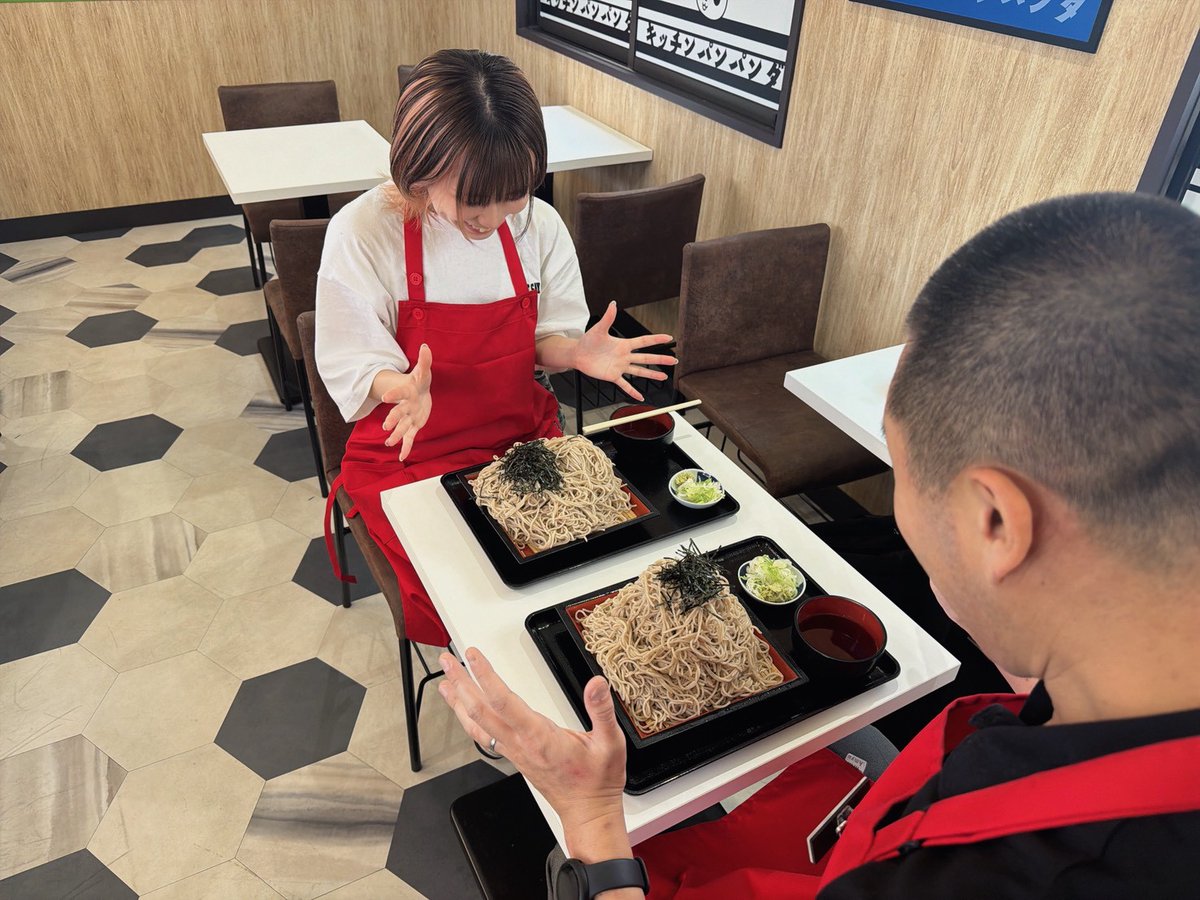 maruhan_muse's tweet photo. お昼にとある場所へ行って参りました🎶
4分の1は食べられたかなぁ笑
↓
指導係のポッ太が手助けしてくれました⸜(> <⑉))⸝

お知らせを楽しみにお待ちくださいませ 📢

#マルハン川口みどりの実態 https://t.co/lp3wo30iyH