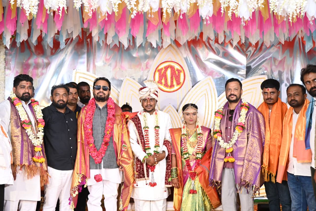 MLCvijaysingh's tweet photo. ನನ್ನ ಮತ ಕ್ಷೇತ್ರ #ಬಸವಕಲ್ಯಾಣ ತಾಲೂಕಿನ ಆತ್ಮೀಯರ ವಿವಿಧ ಶುಭ ಸಮಾರಂಭಗಳಲ್ಲಿ ಭಾಗವಹಿಸಿ ಅವರ ಕುಟುಂಬದ ಸದಸ್ಯರಿಗೆ ಶುಭ ಹಾರೈಸಿದೆ.

#Basavakalyan #Bidar @DKShivakumar @HariprasadBK2 @siddaramaiah @rssurjewala https://t.co/vl85l0lSSh