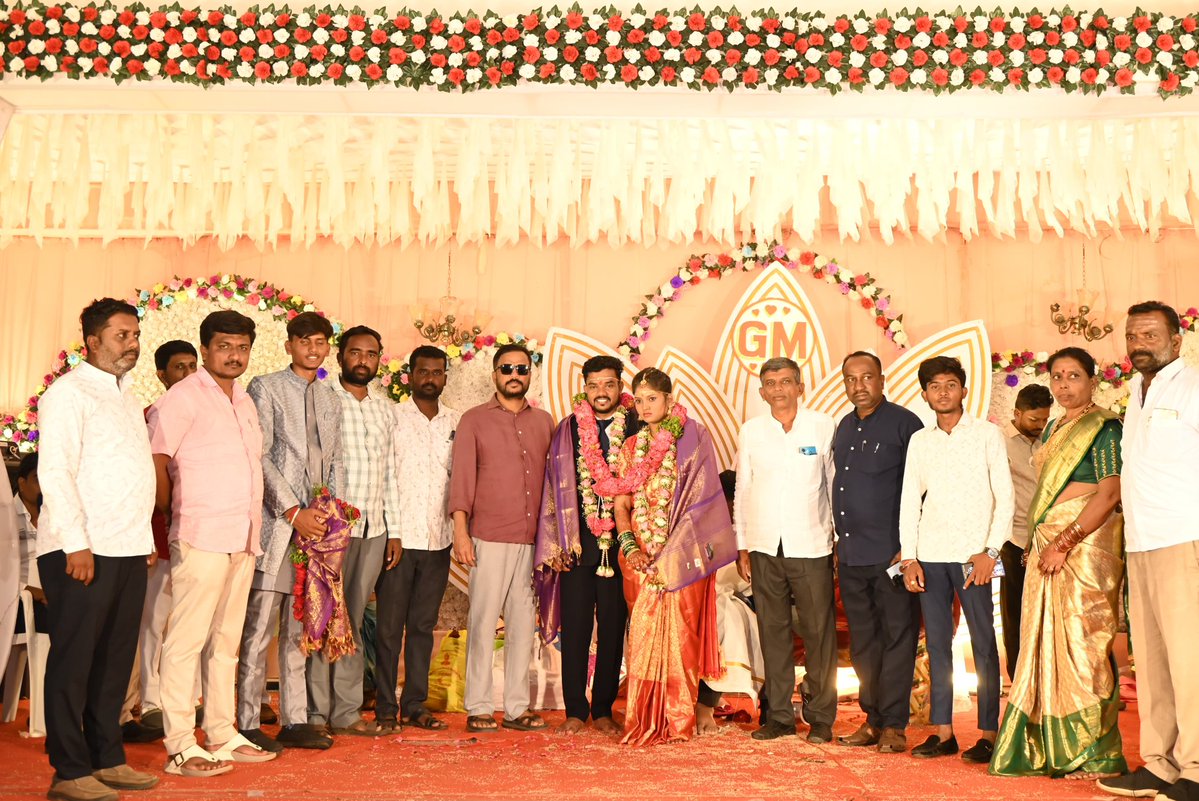 MLCvijaysingh's tweet photo. ನನ್ನ ಮತ ಕ್ಷೇತ್ರ #ಬಸವಕಲ್ಯಾಣ ತಾಲೂಕಿನ ಆತ್ಮೀಯರ ವಿವಿಧ ಶುಭ ಸಮಾರಂಭಗಳಲ್ಲಿ ಭಾಗವಹಿಸಿ ಅವರ ಕುಟುಂಬದ ಸದಸ್ಯರಿಗೆ ಶುಭ ಹಾರೈಸಿದೆ.

#Basavakalyan #Bidar @DKShivakumar @HariprasadBK2 @siddaramaiah @rssurjewala https://t.co/vl85l0lSSh
