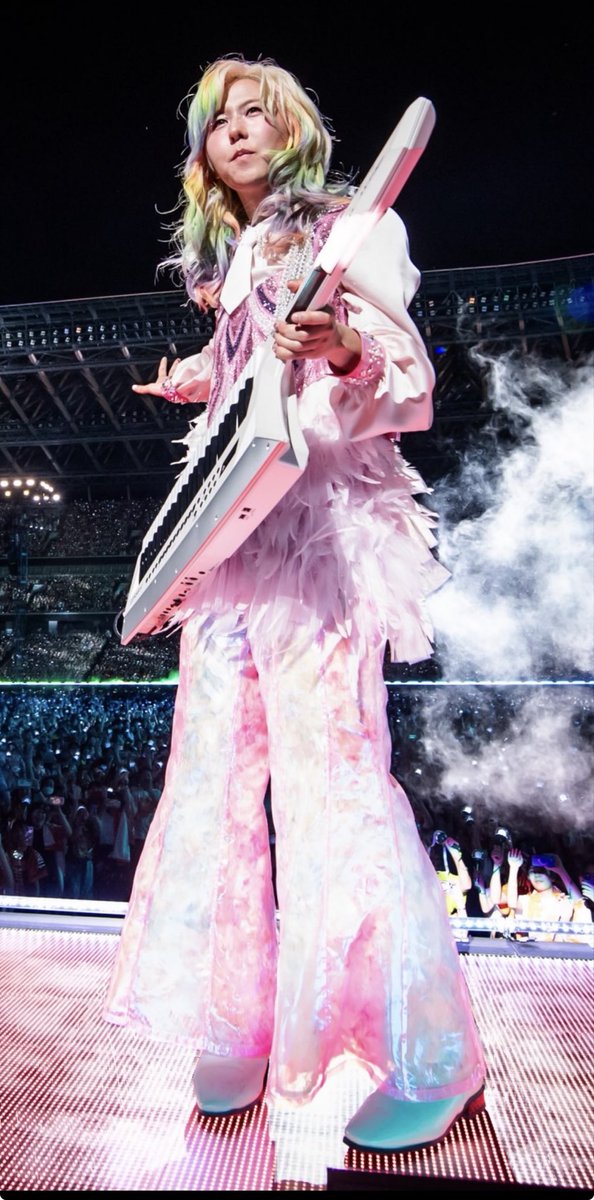 myuryo1108_mga's tweet photo. やばいこの写真好きすぎる
手と足の感じがめちゃくちゃ好き
えぐいかわいいし美しい、、😭😭
#藤澤涼架_インスタ https://t.co/RWyWT7fh9O