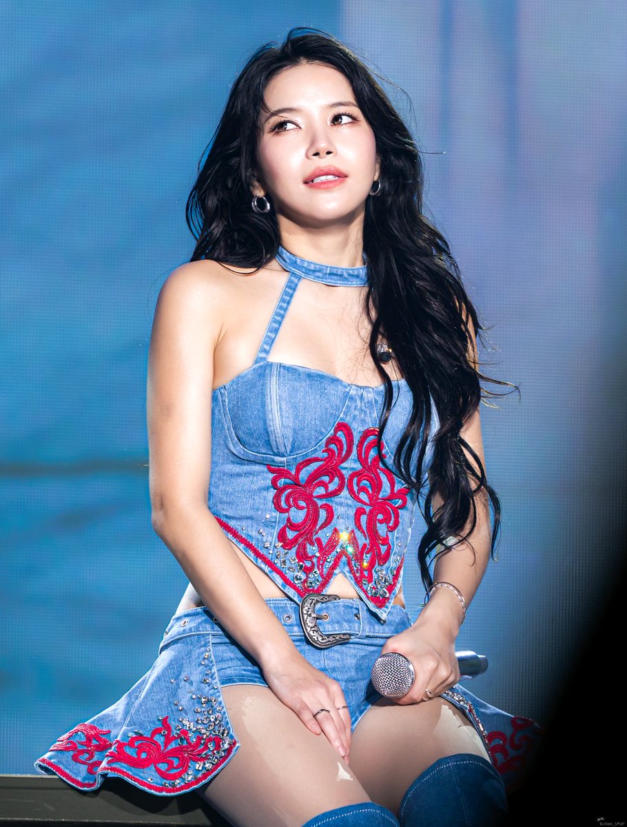 k_moo_star's tweet photo. [ Solar 솔라 🐰 ]                      
260620 마마무 WORLD TOUR [4WARD] IN SEOUL D2  

#마마무 #MAMAMOO #솔라 #SOLAR #ソラ https://t.co/yXoEhlk8Dq