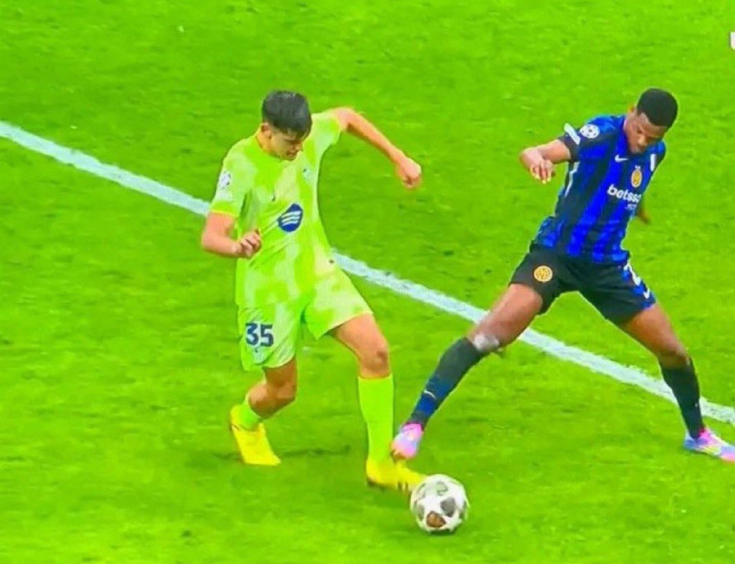 M3SSIMP's tweet photo. So now we can all agree Barcelona got robbed in the UCL last yr🥰 https://t.co/wpzNmTwZPu