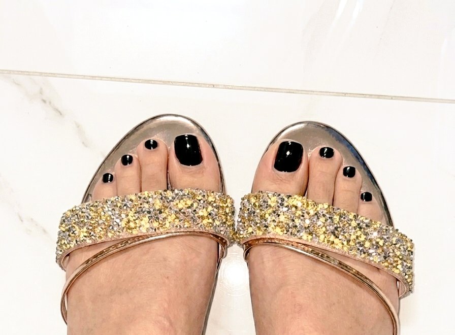 mayaxxxgoddess's tweet photo. Worthless View ​
U think you’re entitled to look at my feet for free? Pls You aren't even worth the dirt beneath my toenails. If you want a glimpse of the toes you'll never be allowed to touch, you pay the viewing tax first. Drop your tribute or get out of my mentions,loser🐕 https://t.co/sxNJKuTnXR
