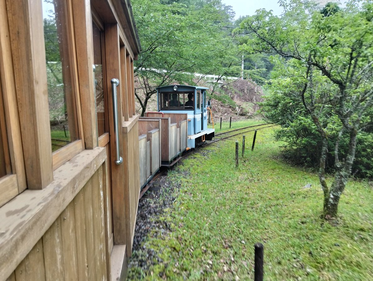 noto_UDON's tweet photo. 本日は魚梁瀬森林鉄道へ｡
乗車体験は基本的に日曜日の運行だが数人集めて事前に申し込めば平日でも借り切りで運転体験も可能ということで｡ https://t.co/rG29yzv6yD