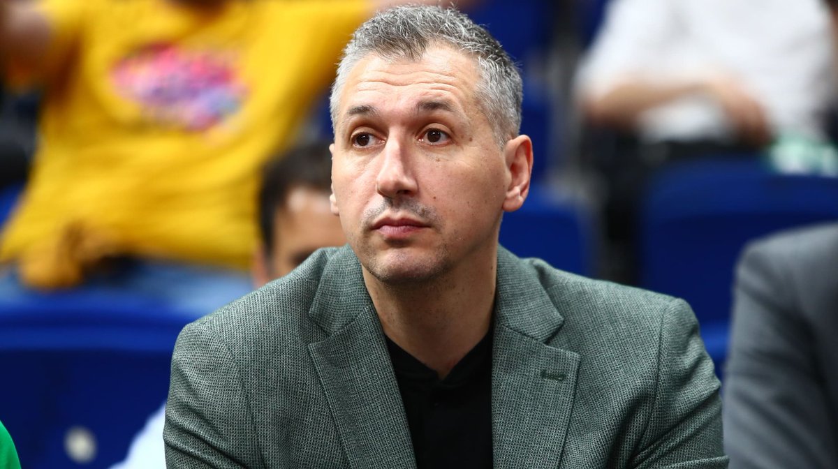 yioults1's tweet photo. Dad, how good was Bozikas?

#olympiacosbc https://t.co/4ViAY27HDR