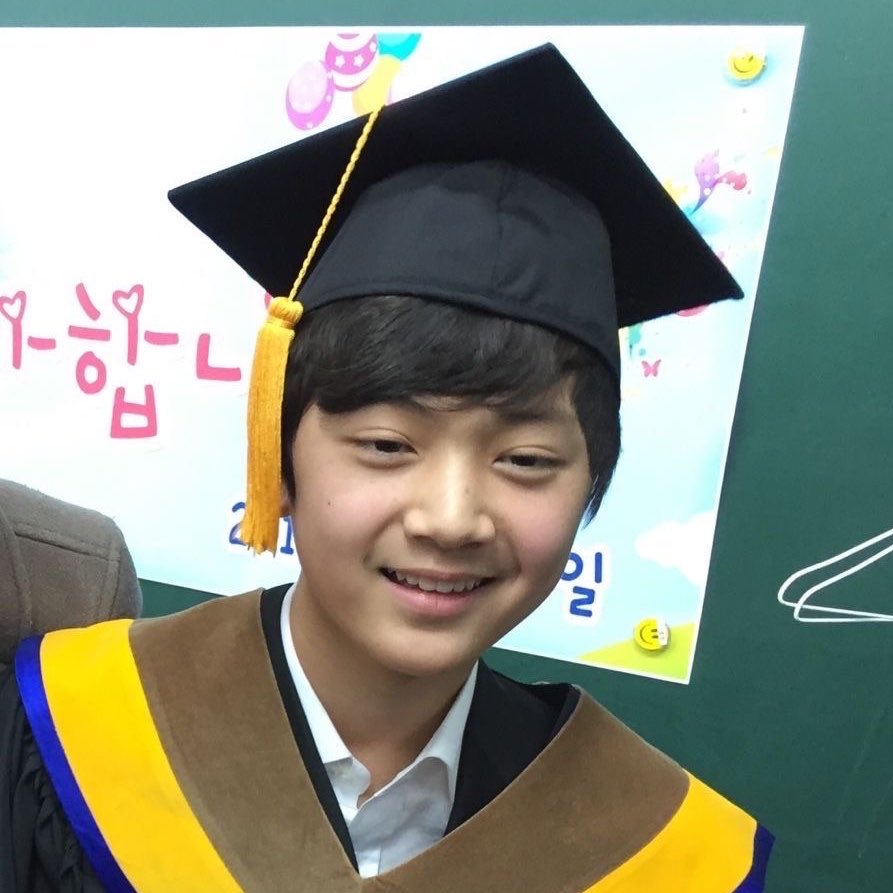 angly0420's tweet photo. 볼 발그레한 거 존나 귀엽다 ㅜㅜ https://t.co/m7Nxr5O1GW