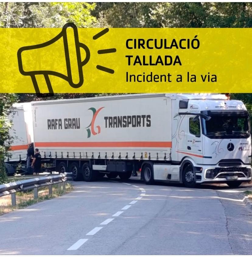 pepdelacastanya's tweet photo. Segueixen els accidents a la GI 520 tram Masvidal /Viladrau de moment sense víctimes greus però és qüestió de temps i tindrem una desgràcia cal fer la seva remodelació urgentment el projecte està redactat i llest @territoricat @3CatInfo @el9nou @CanalTaronja @osona @laDirectatv https://t.co/KTpOD62aJH