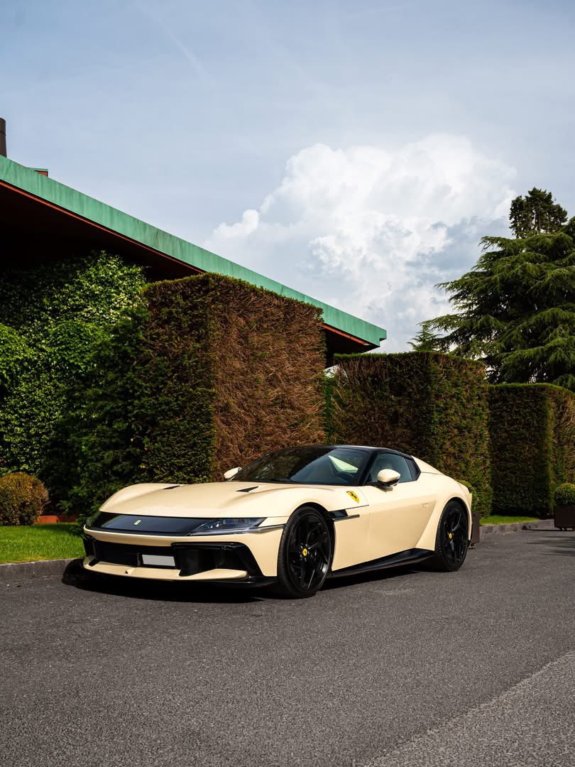 CarCultureCC's tweet photo. Ferrari 12Cilindri in Bianco Avorio 🛡️ https://t.co/50ntuTknqz