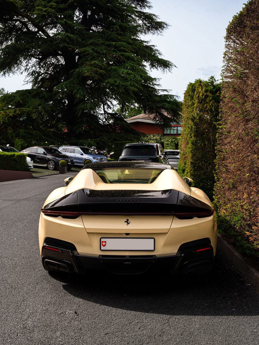 CarCultureCC's tweet photo. Ferrari 12Cilindri in Bianco Avorio 🛡️ https://t.co/50ntuTknqz