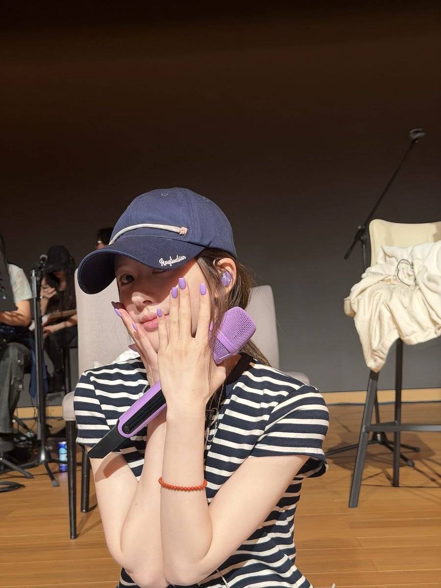 minnrosy's tweet photo. People all 💜💅🏻 ความม่วงนี้ให้เลย แน่จริงหนูทำบงม่วงมาขายให้หน่อยสิ อยาเอฟฟฟ อยากได้ อยากเก็บ 😽 https://t.co/i68Pc3vRzU