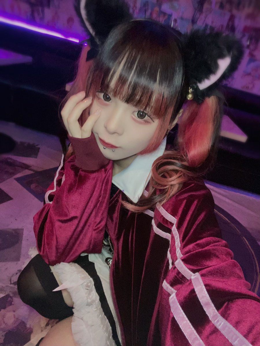 TsubaiMisa's tweet photo. 伝説を覗かないか✋ https://t.co/5A4QSZqe9c