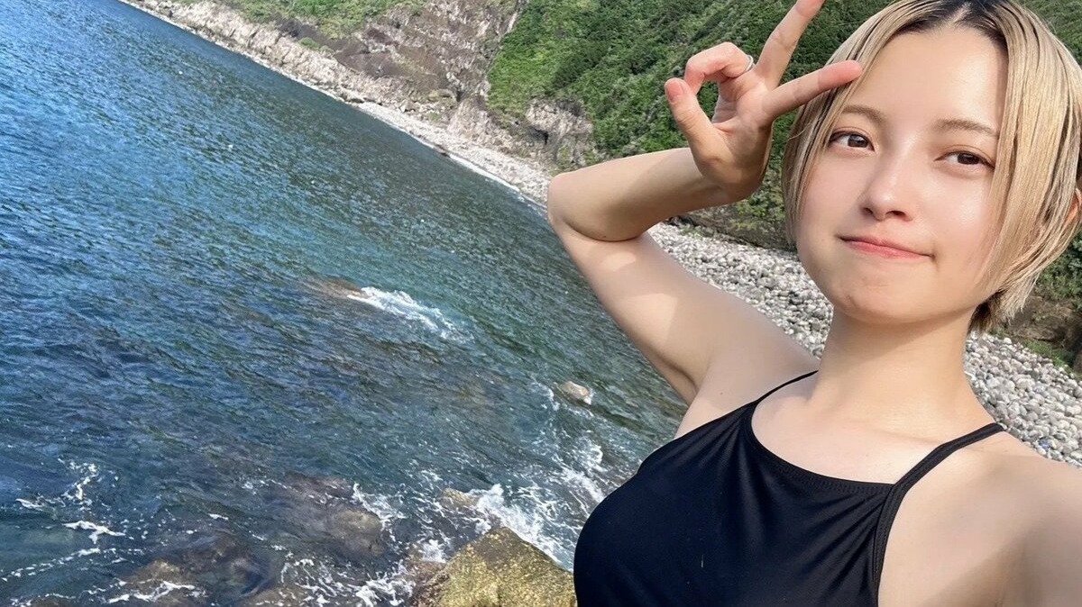 shueisha_online's tweet photo. 人気女流雀士が31歳で八丈島へ移住…家賃15万円→3万円、1K→4LDK「東京では壊れてしまうと…」