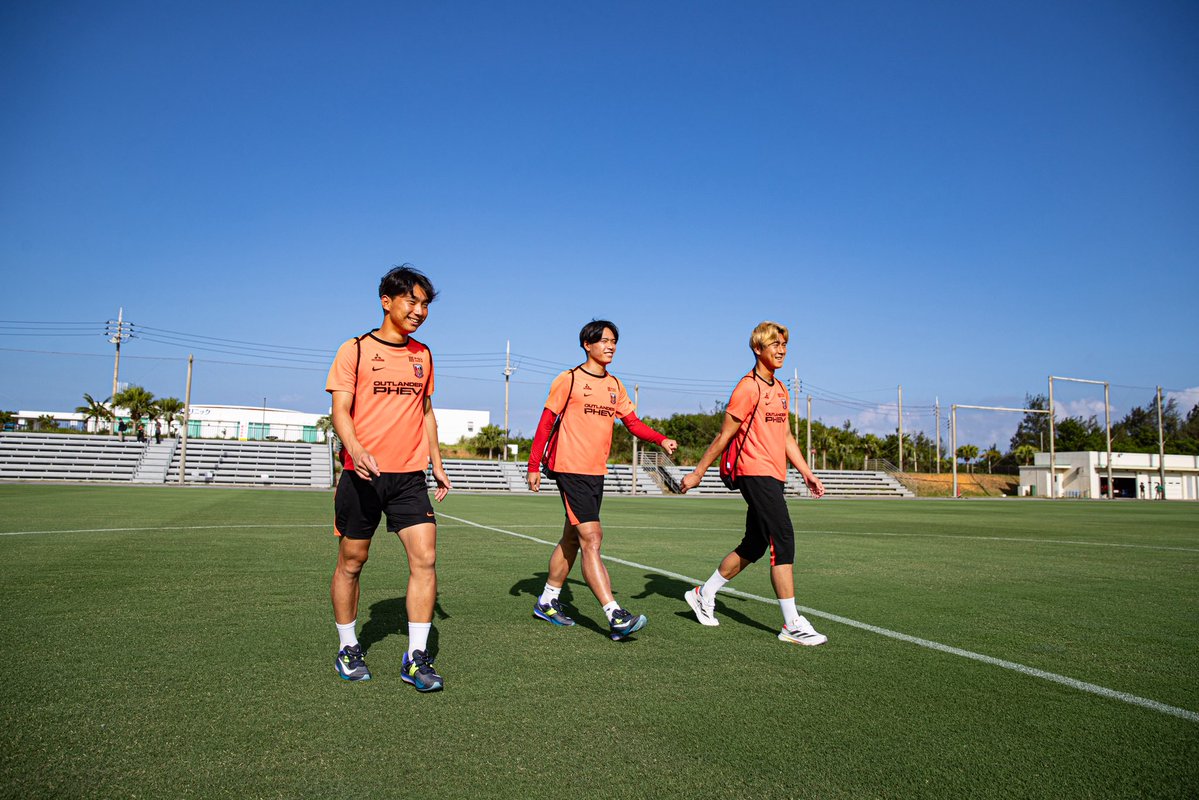 REDSOFFICIAL's tweet photo. ⚽️2026/27シーズン 夏季トレーニングキャンプ Supported by Juice⚽️
1日目☀️

#urawareds #浦和レッズ
#金武町 #沖縄
#トレーニングキャンプ #Juice https://t.co/htv0YLEOoA