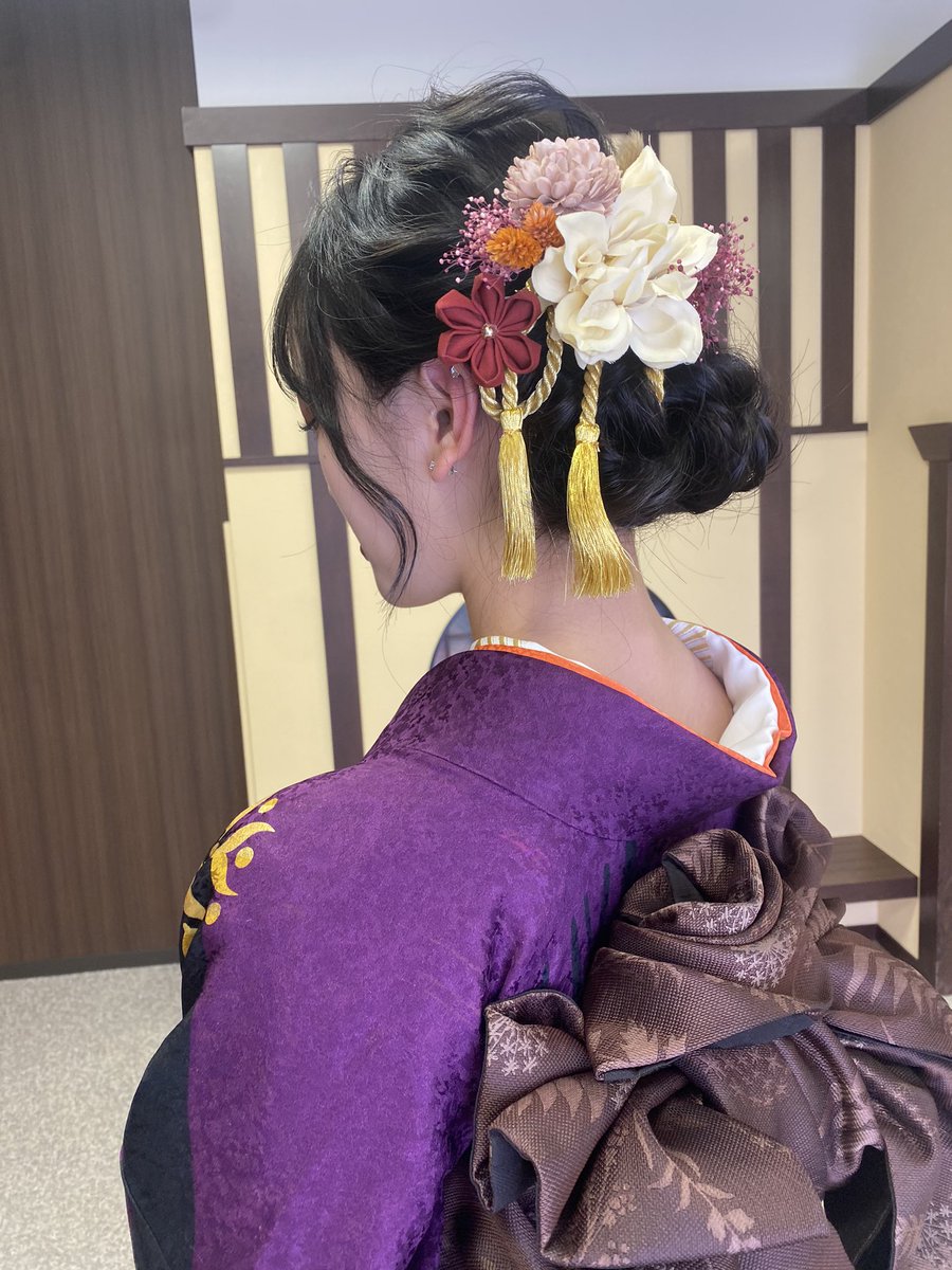 kyr_ch's tweet photo. 髪飾りもヘアアレンジもめっちゃかわいいやん〜🌼 https://t.co/VOM9yIzyKP