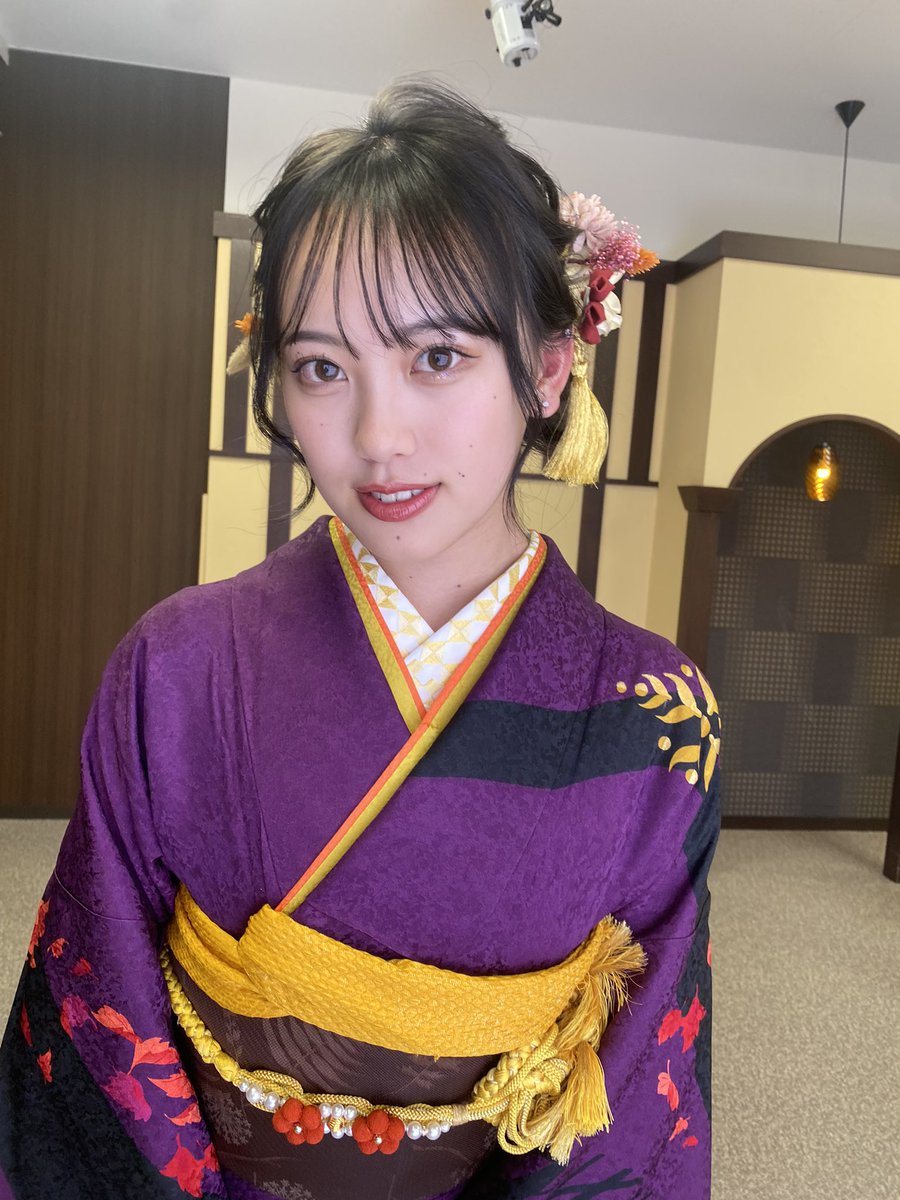 kyr_ch's tweet photo. 髪飾りもヘアアレンジもめっちゃかわいいやん〜🌼 https://t.co/VOM9yIzyKP
