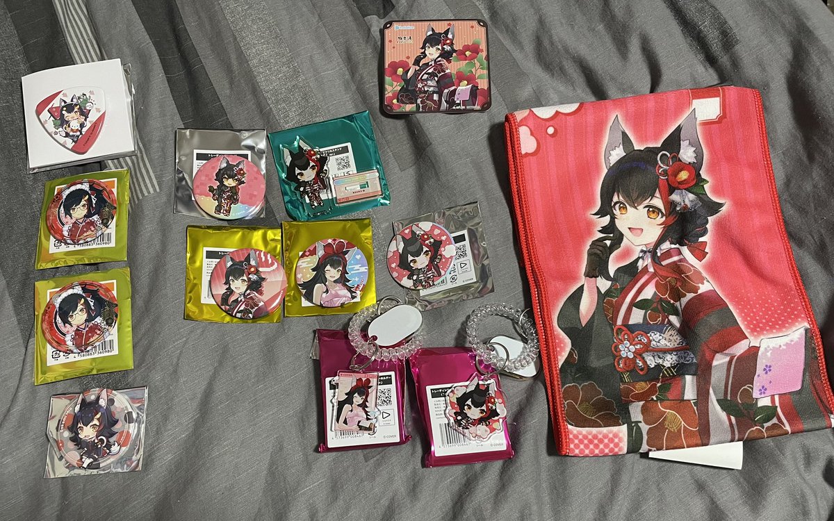 poccaly's tweet photo. グレンさんからフロライフゲーマーズのランダム系グッズのミオしゃセット届いて開封したらそれ以外のミオしゃの缶バッジとかも入っていてホンマに神過ぎる、、、お返しになんか東京で欲しいグッズあったらいつでも回収してきますのでお声掛け下さいませ！
ありがとうございます😭 https://t.co/xxomrqkIpr