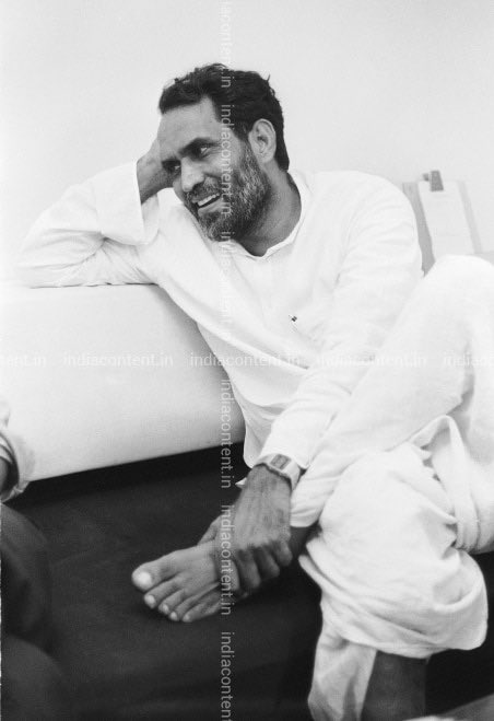 Shantanu_2404's tweet photo. जिन हाथों में शक्ति भरी है
राज तिलक देने की,
उन हाथों में ही ताकत है
शीश उतार लेने की |

युवा तुर्क , बलिया के बाबू साहब और भारत के पूर्व प्रधानमंत्री श्री चंद्रशेखर जी को उनकी 19वी पुण्यतिथि पर भावपूर्ण श्रद्धांजलि एवं नमन।

#Chandrashekhar https://t.co/CZRgwQOPiy