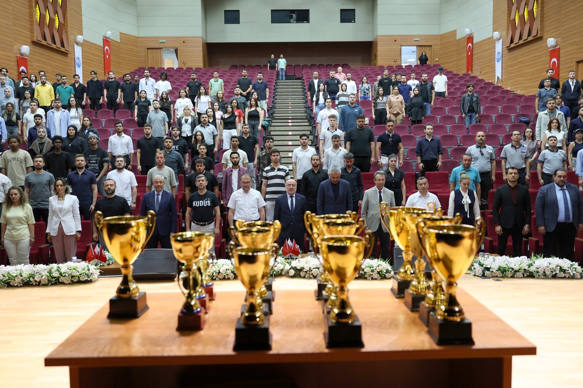 kayumtf's tweet photo. Kayseri Üniversitesi spor turnuvalarında Fakültemiz önemli başarılar elde etmiştir. Dereceye giren tüm öğrencilerimizi ve personelimizi tebrik eder, başarılarının devamını dileriz. https://t.co/s9Q6OjzGP1