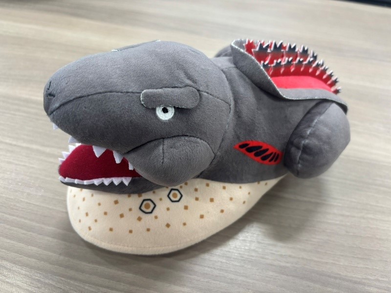 GODZILLA_AWAJI's tweet photo. 🎲ゴジラ級のワクワク体験が登場‼️

「#ゴジラ迎撃作戦」では、お子様限定イベント『ゴジラ夏のガラガラ大作戦』を開催🔥
高さ2mの巨大ガラガラに挑戦して、限定グッズなど豪華景品をゲットしよう🎁

今年の夏は #ニジゲンノモリ で特別作戦に挑め！

📅7/4（土）〜9/6（日）

詳しくはこちら👇
https://t.co/vZfduNeTHi