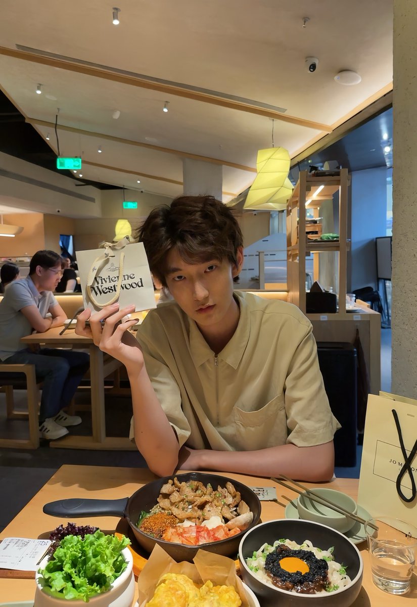 inflammabl77's tweet photo. 下次还想和你一起吃饭 https://t.co/kysoNrypIE