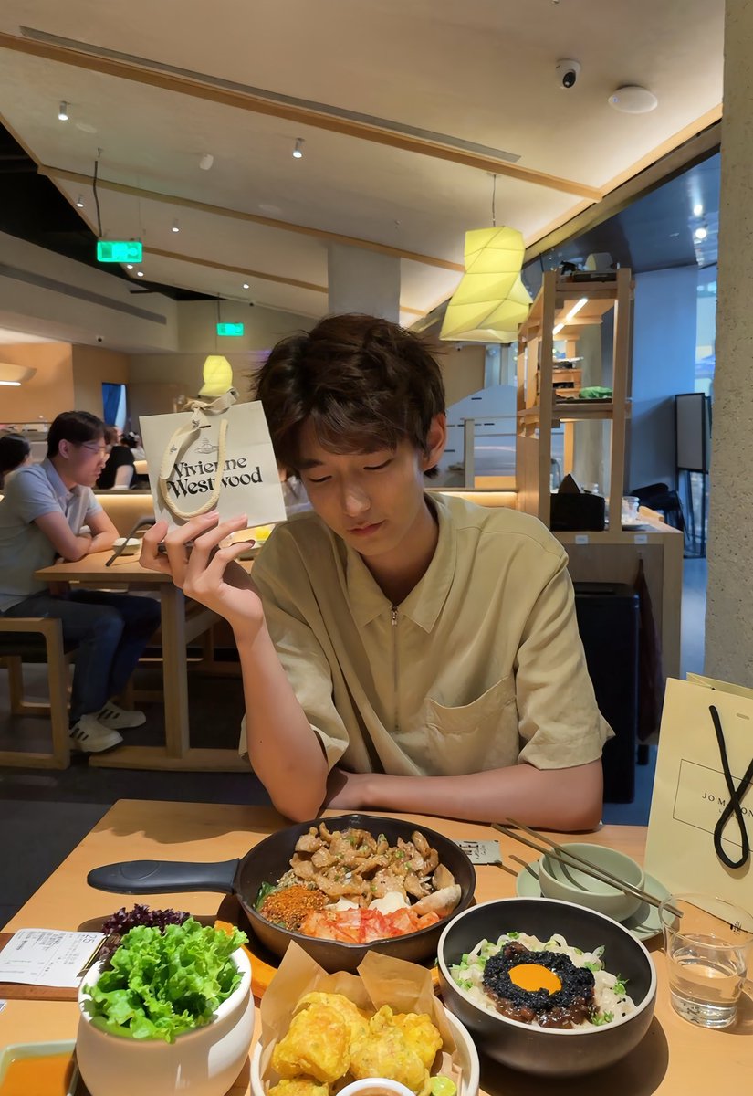 inflammabl77's tweet photo. 下次还想和你一起吃饭 https://t.co/kysoNrypIE