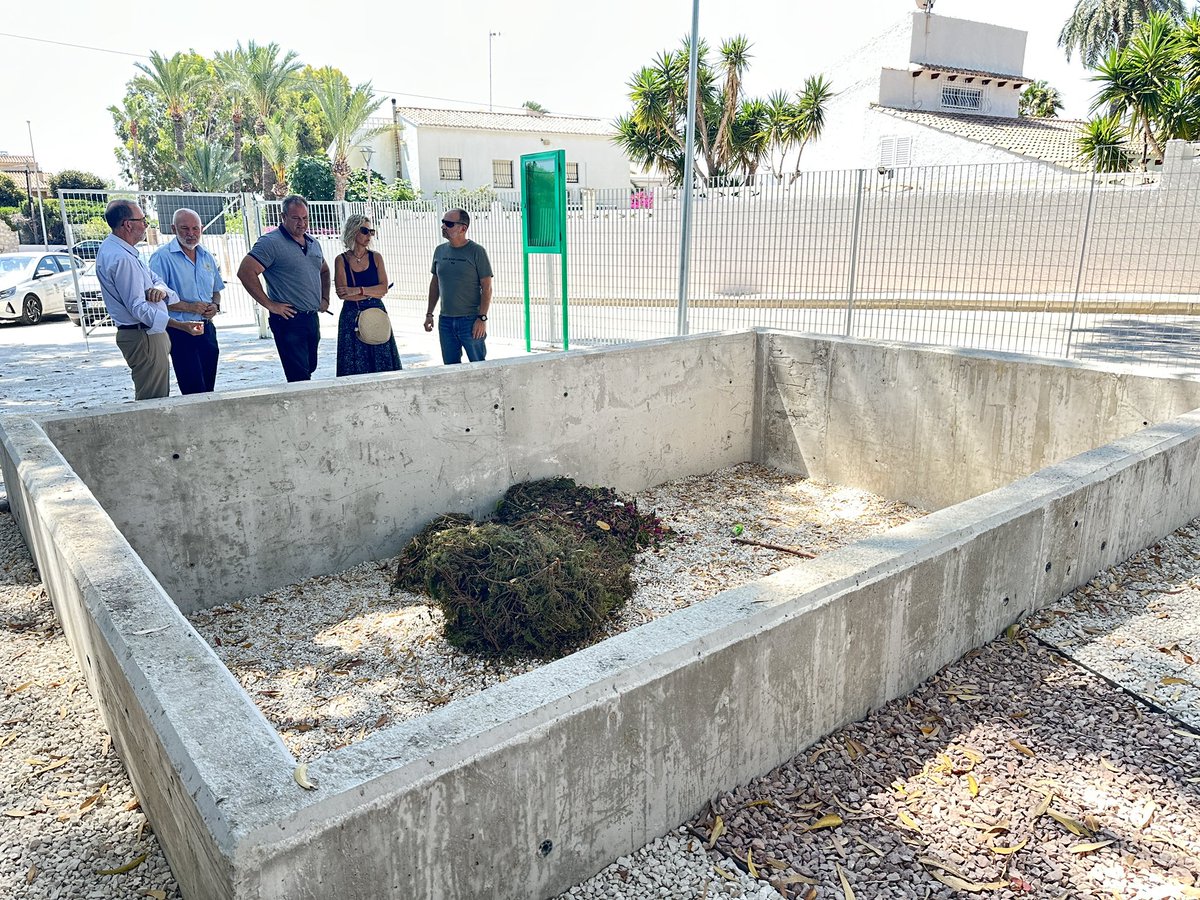 ElCampelloAyto's tweet photo. 🍂 El Campello estrena cinco nuevas y funcionales instalaciones para el vertido de poda de particulares, dotadas de cámaras de videovigilancia. ¡Más limpios, más sostenibles! 🌿 Lee AQUÍ https://t.co/dbHG9YQO7E https://t.co/TnRsqV1cBR
