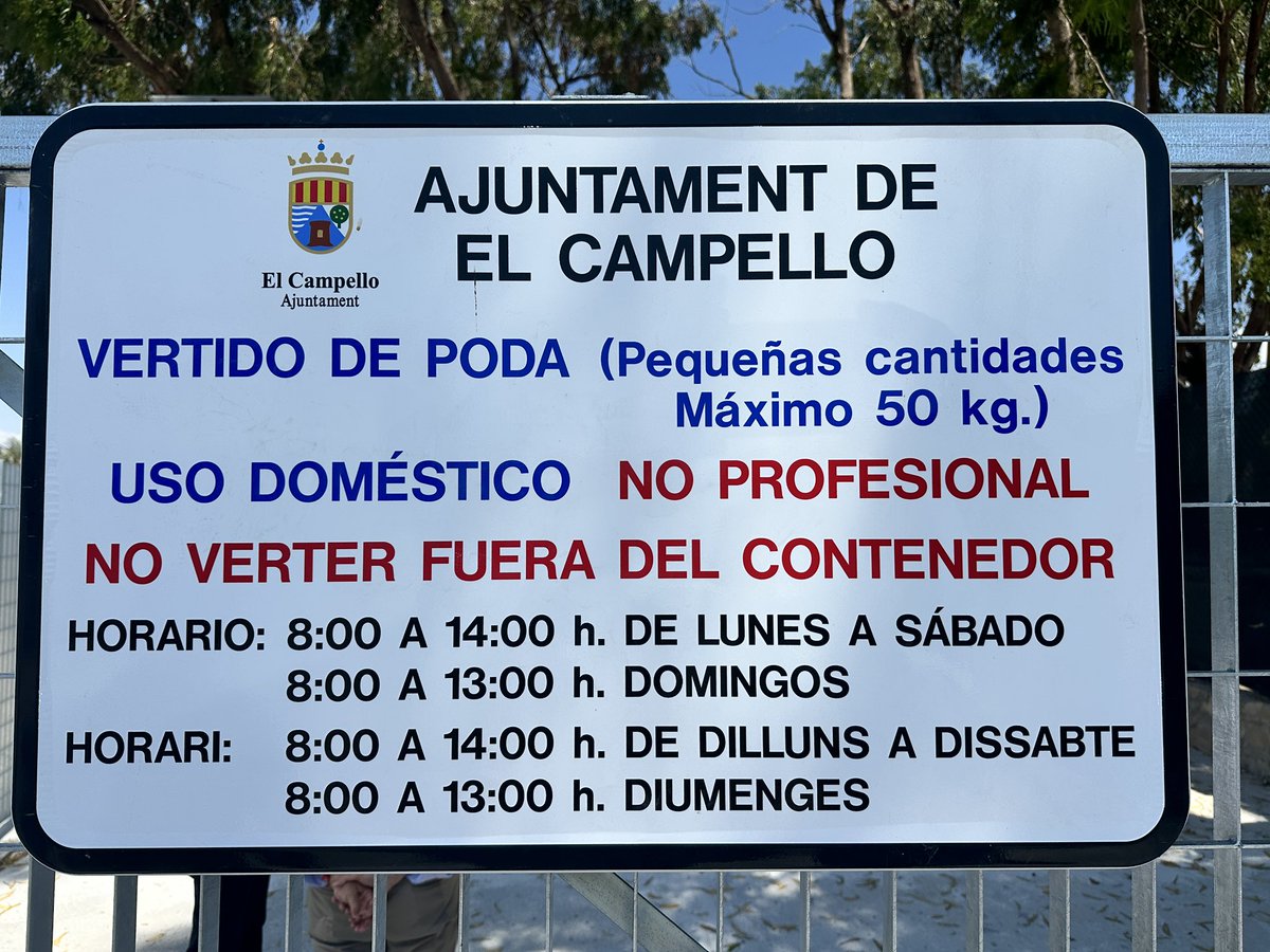 ElCampelloAyto's tweet photo. 🍂 El Campello estrena cinco nuevas y funcionales instalaciones para el vertido de poda de particulares, dotadas de cámaras de videovigilancia. ¡Más limpios, más sostenibles! 🌿 Lee AQUÍ https://t.co/dbHG9YQO7E https://t.co/TnRsqV1cBR
