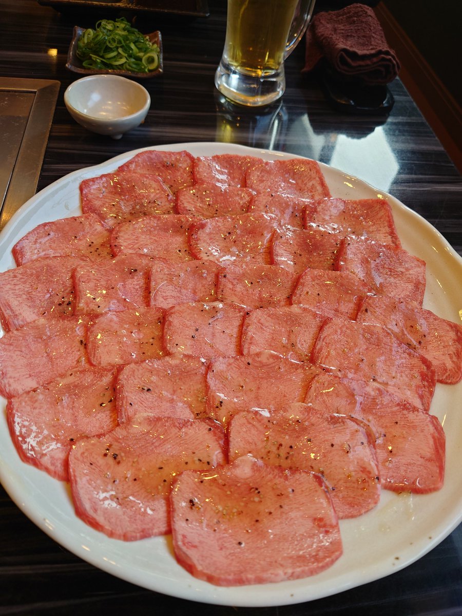 tomoringo0212's tweet photo. 最近食べた美味しいものたち🍎
大好きな焼肉屋さんの大好きな牛タン🍒
毎日通いたいくらいお気に入りなワインBARの大好きなワイン🍒
まぁ毎回毎回パッパラピーに酔っ払って大概記憶は有りませんが🙄笑

お腹減ってきた🫠 https://t.co/Sk5zmTAVzC