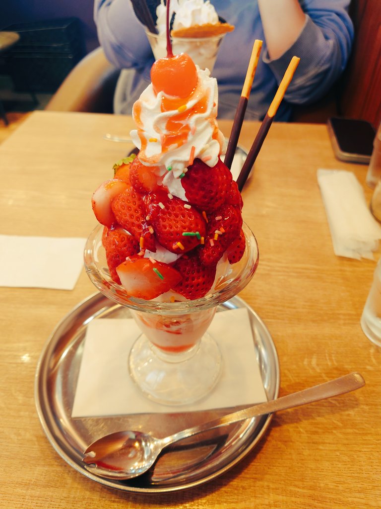 tomoringo0212's tweet photo. 最近食べた美味しいものたち🍎
大好きな焼肉屋さんの大好きな牛タン🍒
毎日通いたいくらいお気に入りなワインBARの大好きなワイン🍒
まぁ毎回毎回パッパラピーに酔っ払って大概記憶は有りませんが🙄笑

お腹減ってきた🫠 https://t.co/Sk5zmTAVzC