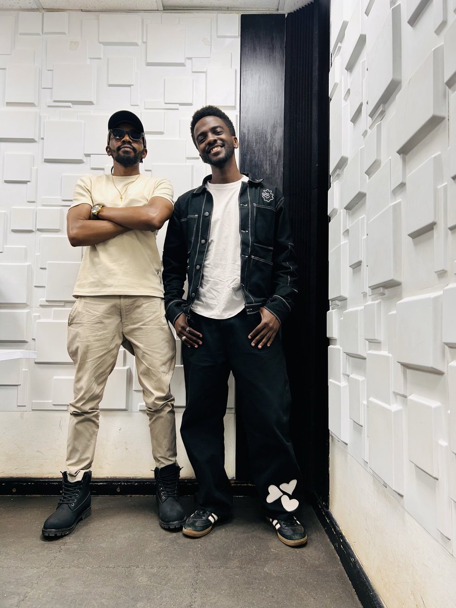 HomeboyzRadio's tweet photo. Itβs hot π₯΅ in here πππ€·πΎββοΈWhatever that isπππ€
#TheJamSession #AndyYoung https://t.co/7tjXV7L9CX