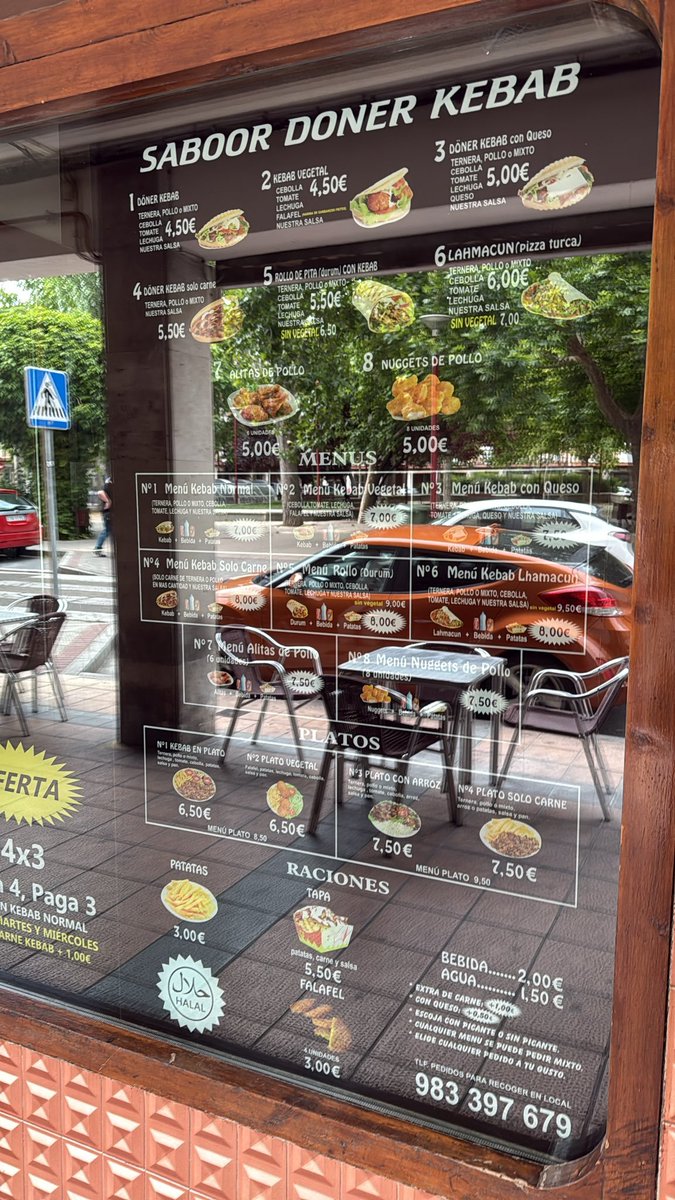 yustin's tweet photo. Hay novedades 🧐

Aunque el mítico River cerró, hay una buena noticia: su dueño seguirá trabajando allí, ya que ha traspasado el negocio y continuará en el nuevo Saboor Doner Kebab.

El local ya luce la nueva imagen

El otro establecimiento de la plaza, también de ellos, sigue pendiente aun

📍 Plaza de las Batallas, Valladolid