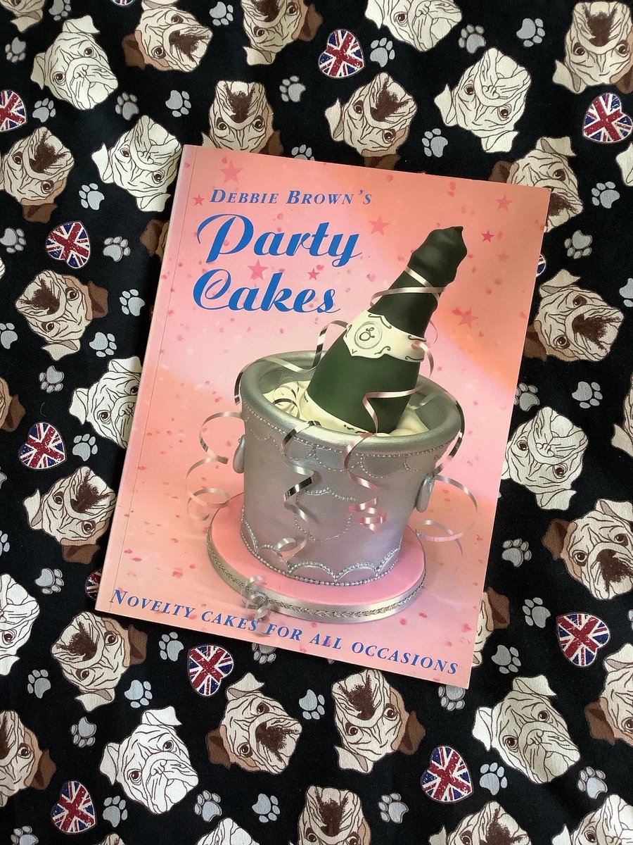 WatsonsVintage's tweet photo. There are some FABULOUS #OccasionCakes in this book. Vintage 1993 'Party Cakes' Paperback Book By Debbie Brown -Over 20 Novelty Cakes for All Occasions from Children's Birthday's to Retirement https://t.co/qReh0BQynu via @Etsy #VintageBooks #PartyCakes #NoveltyCakes #FunCakes https://t.co/JbqrbmBMzQ