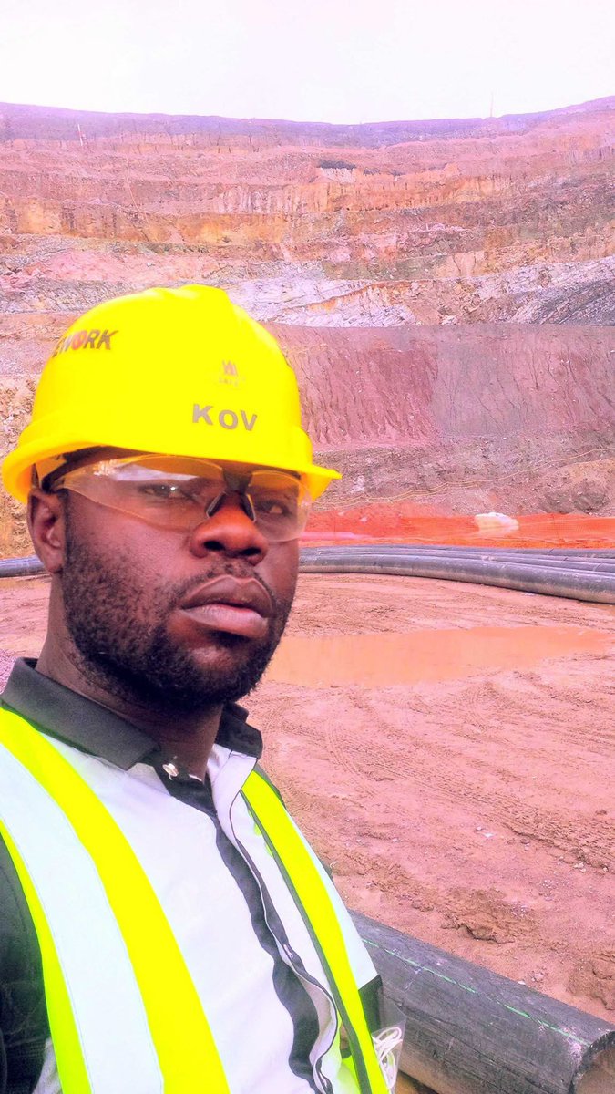 mbuyi_don's tweet photo. Souvent, l’on me demande quel chemin j’ai emprunté pour parvenir là où je me trouve aujourd’hui.

Ma réponse est simple : la constance dans l’effort+ Papa Dieu.

Depuis plus de quinze ans, je poursuis inlassablement le même objectif, et cela fait près de vingt ans que j’évolue dans l’industrie minière.

J’ai gravi, un à un, tous les échelons : de TT, à Safety Officer, puis Safety Manager, Project Manager, avant de devenir entrepreneur.

Au cours de ce parcours, j’ai connu l’injustice, le mépris, l’humiliation et la haine. J’ai survécu aux pièges, aux tentatives d’empoisonnement et même à l’emprisonnement.

Parce que j’ai choisi de défendre une sous-traitance qui profite réellement aux Congolais, certains sont allés jusqu’à souhaiter ma disparition. Pourtant, par la grâce de Dieu, je suis toujours debout.

Mon histoire est la preuve qu’aucune épreuve ne peut vaincre un homme qui refuse d’abandonner. Les obstacles forgent le caractère, les difficultés renforcent la foi, et la persévérance finit toujours par ouvrir les portes du succès.

À tous les jeunes : ne renoncez jamais à vos rêves. Restez constants dans l’effort, patients dans l’épreuve et fidèles à vos convictions. Le temps finit toujours par récompenser ceux qui persévèrent.

La constance dans l’effort est le véritable secret de toute réussite.
@fatshi13_ @juantedbelkas @leParrainRDC @CBosembe