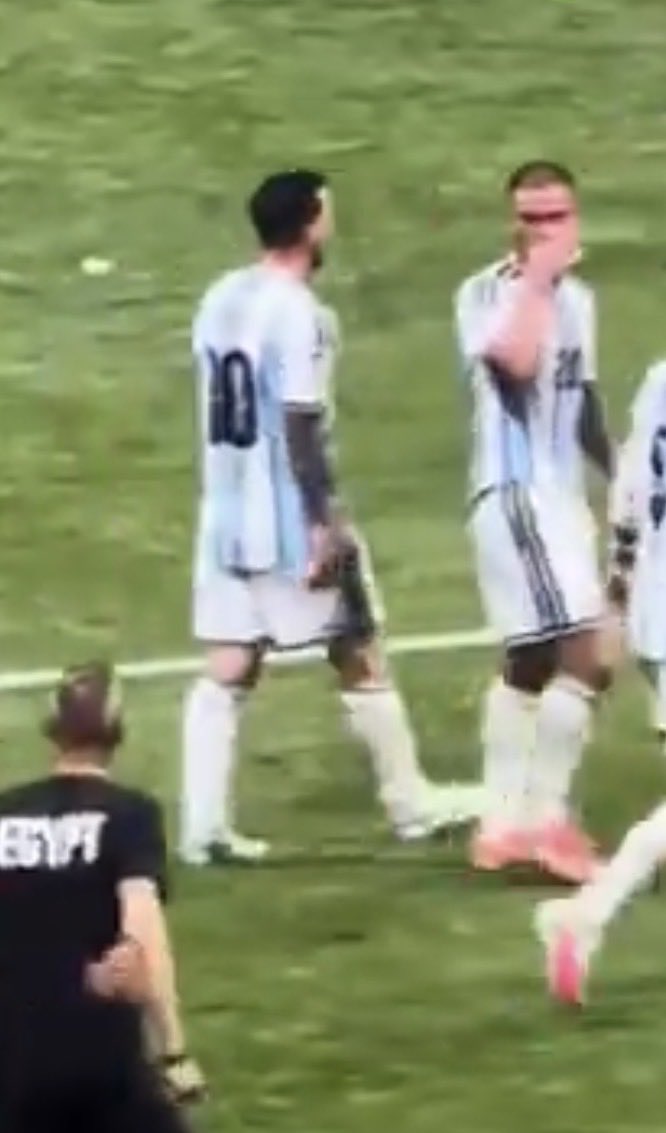 reveil__'s tweet photo. @BuzzPatterson Red card ? https://t.co/m1CDWihZag