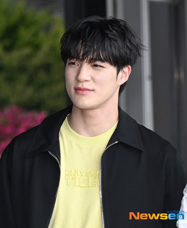 jenmong23's tweet photo. #JENO going to Tokyo to attend a fashion event! https://t.co/wChfjM7Ce0