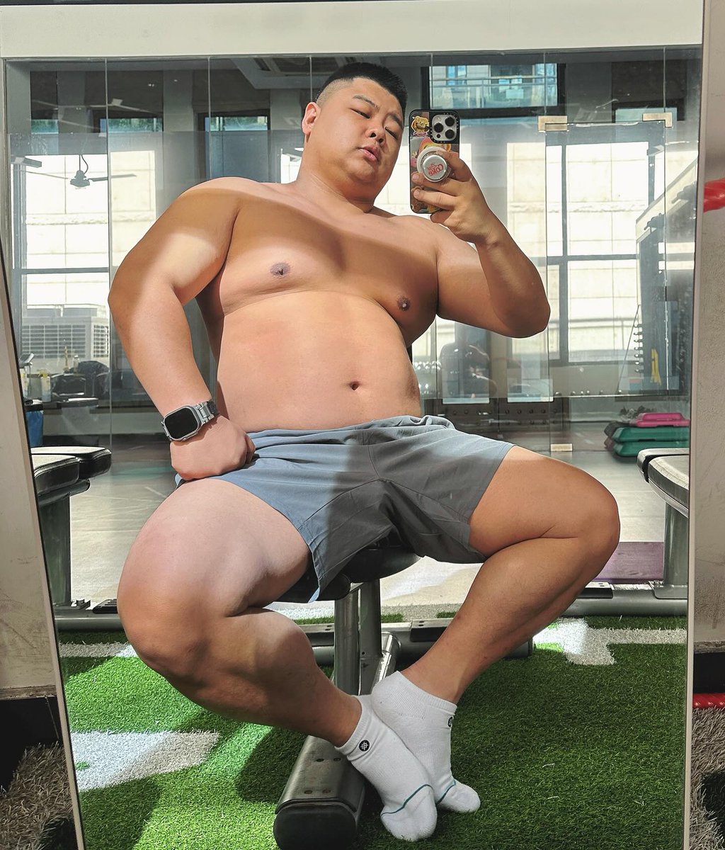 goat_yg's tweet photo. お腹はでかいけど、この腕は食べてついたもんじゃないんだぜ https://t.co/oVdg2d8J0U
