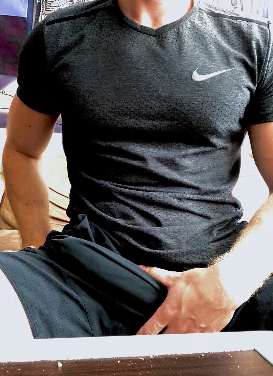 4NG3L0SALVATORE's tweet photo. gym boy.
        ( 💪🖤) 
 ¿ya se nota el
cambio o no?

#tvdrol                    #rolplay https://t.co/hWwdM4i1yD