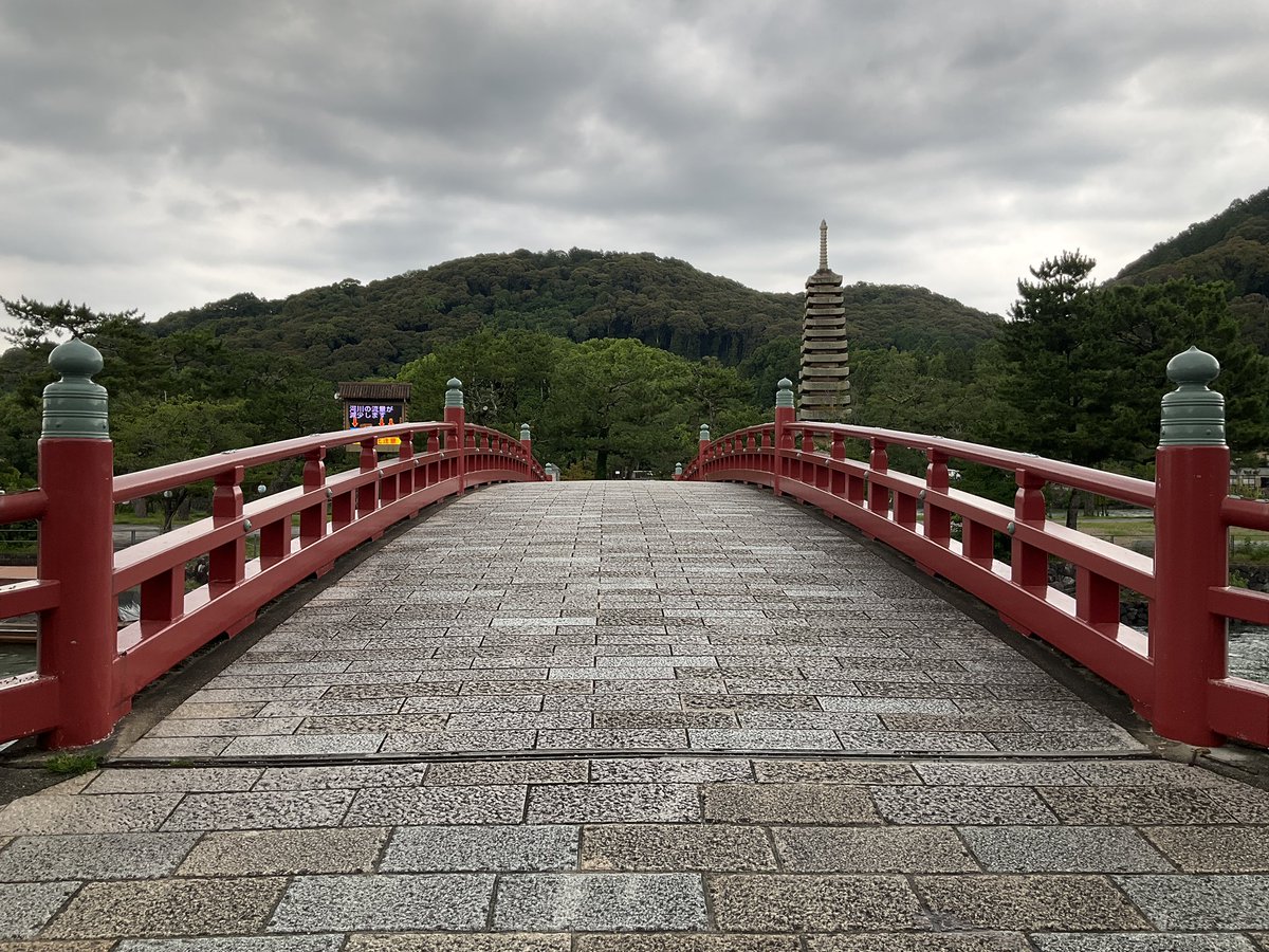 Kk77470428's tweet photo. 宇治塔の島
放水量が500トンを下回ったため立ち入り禁止解除です
喜撰橋、宇治神社、宇治上神社、大吉山ルート再開です
ただまだ普段よりは放水量があるので引き続きご注意ください

水が引いたあとの泥の掃除が大変なんです
（特別な訓練を受け掃除しています）
#いつまでも綺麗な聖地を
#聖地の日常 https://t.co/n3w70wCUUs