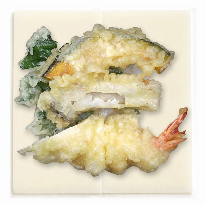 moffle_jp's tweet photo. モッフルヒストリー
サンドモッフル：薄いお餅に上下で食材を挟んで焼く。
ブーム時のご提案①　和風

モッフルメーカーの商談で勝負時にはウナギを挟んで試食頂きました。
ウナギですかと驚かれ、ふぁとした食感に満足されて家電店など採用率100％の自信作でした。
お刺身を挟んで焼くとツナに変わります。すき焼き、天ぷらは、お餅なのでよく合います。

和風はモッフルがホットサンドに勝てる食材として提案していました。

＃モッフル #サンドモッフル ＃和風 #和の食材