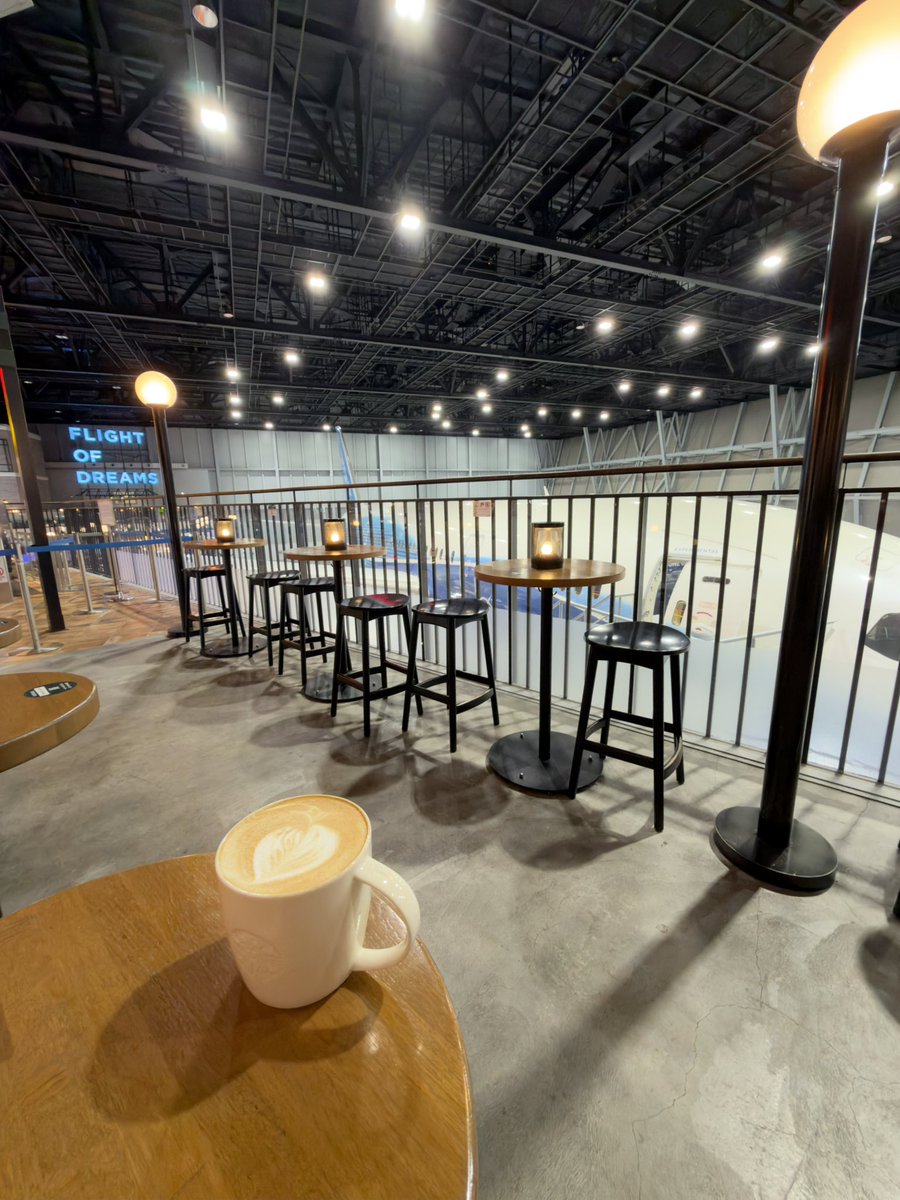 Interlightweet's tweet photo. スタバ愛知 
中部国際空港 FLIGHT OF DREAMS店 

スターバックスラテ ショット追加 https://t.co/91auwJ50ea