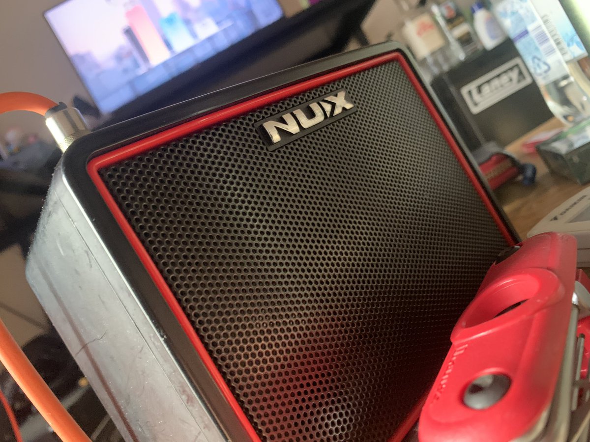 Yuya_Sakamoti's tweet photo. @lowlifewastaken thank you 🤘
It seems that at home, it's connected directly to the NUX amplifier. https://t.co/6t6vl4AHAM