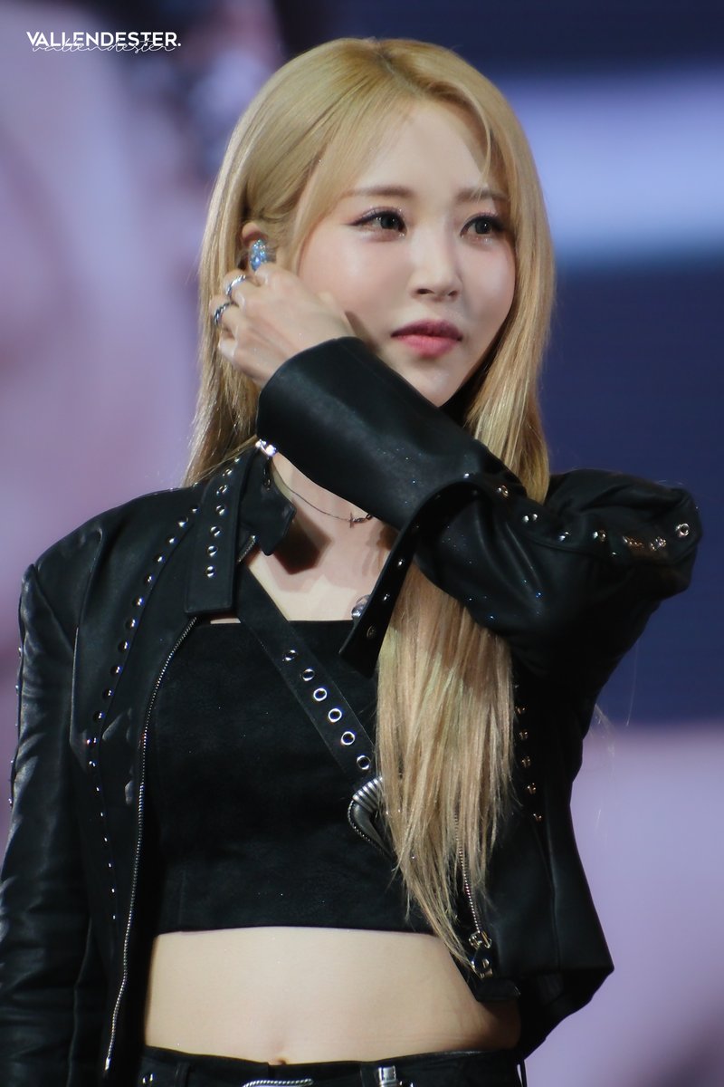 vallendester21's tweet photo. 260704  
#마마무 #MAMAMOO #문별 #MoonByul https://t.co/0hoZIkgLHi