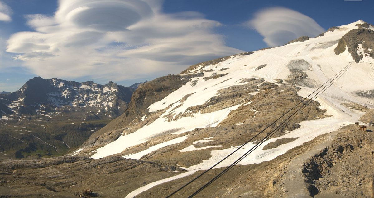 SebDecaux's tweet photo. #Observations
Magnifiques nuages lenticulaire au-dessus de #Tignes-Grande-Motte ce mercredi matin https://t.co/U5CVvk0wo4