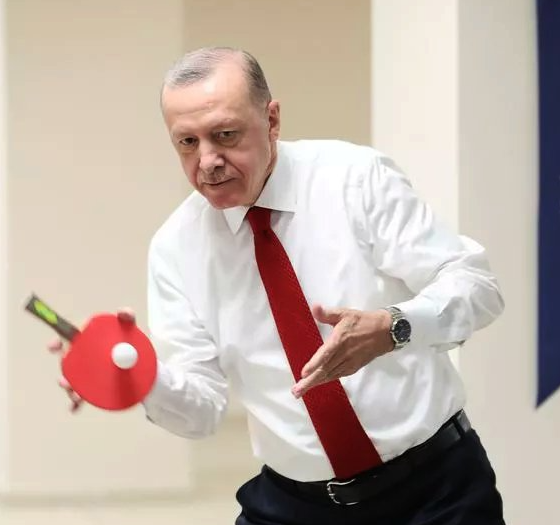 irasnarob's tweet photo. @gazetesozcu Koşuyu herkes yapar, gel masa başına.. https://t.co/p3TVxa5NLm