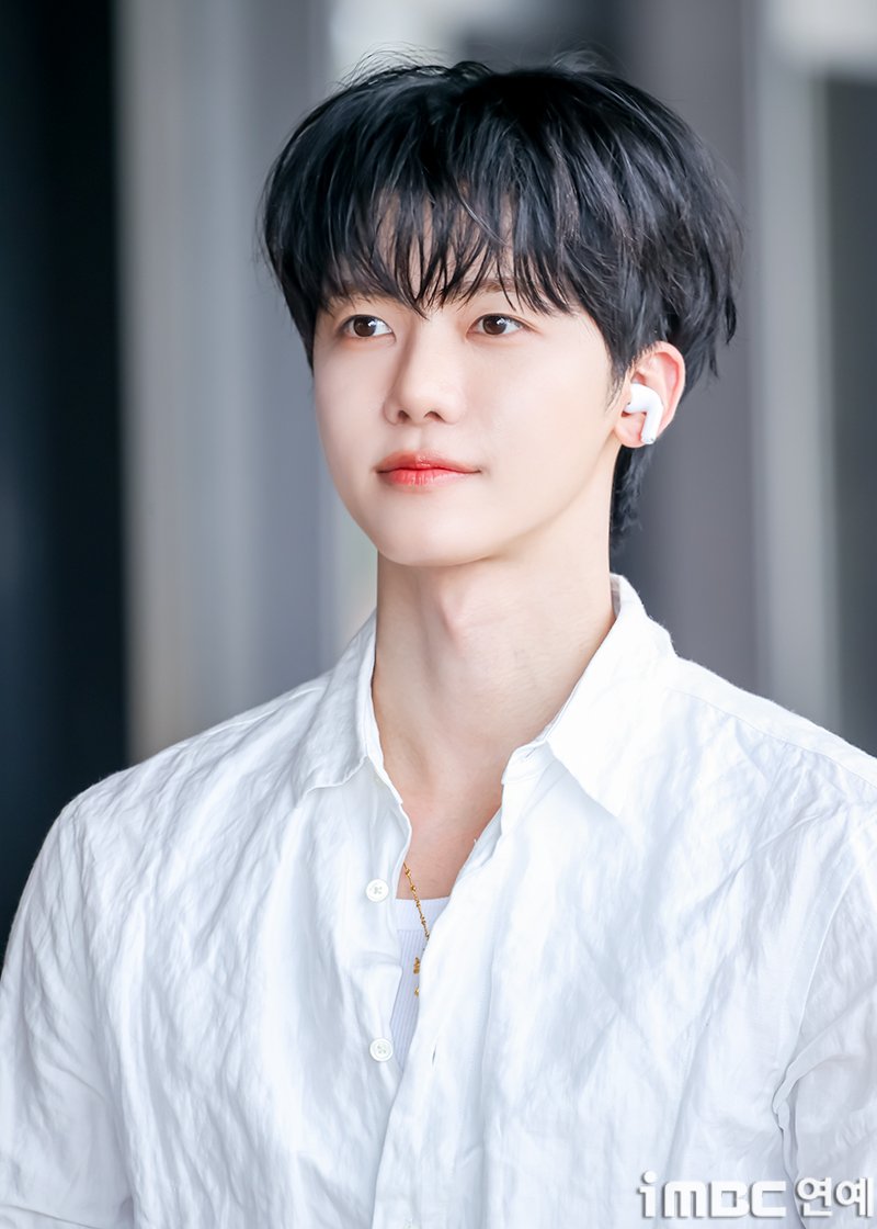 imbcenews's tweet photo. [포토] NCT 재민, 누가 봐도 남궁민 미소
#NCT #재민 #JNJM #김포국제공항 #도쿄 #출국 #iMBC연예

NCT 유닛 JNJM(제노재민)의 재민이 8일 오후 해외 일정 참석 차 김포국제공항을 통해 일본 도쿄로 출국하고 있다.

🔗https://t.co/5Su0JaPrJG https://t.co/mwwbudEQGf