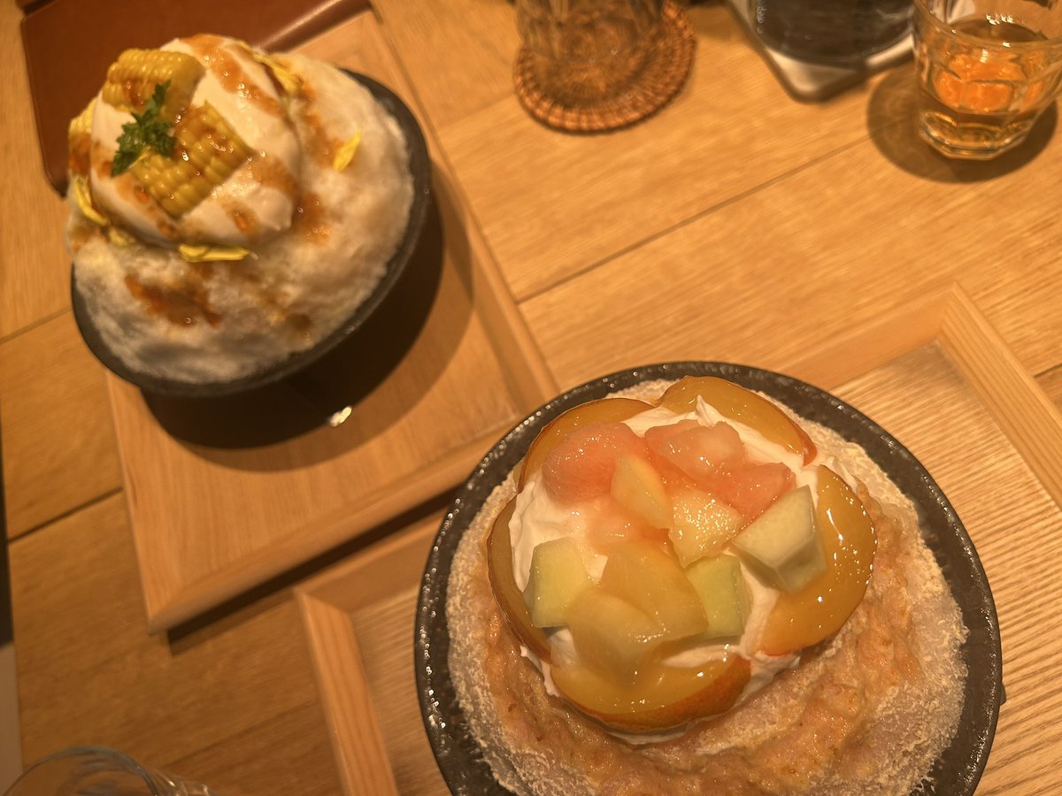 0rrr__o0's tweet photo. 美容室行って
友達と猫ちゃんのいるカフェでランチして
かき氷食べたよん🍧
今日はとっても暑いからかき氷も美味しい🤤 https://t.co/H8a4qFEjBO