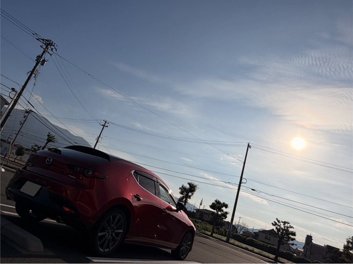 yama81fromzld's tweet photo. もう梅雨明けでいいだろ水曜日w
#withMazda #MAZDA3 https://t.co/Jlb7QNc0ac