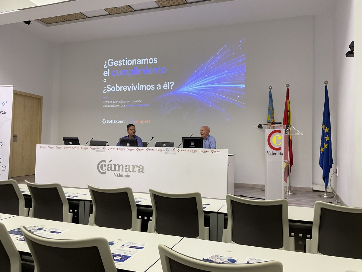 APCrimValencia's tweet photo. Apcv asiste a Jornada sobre Compliance, @Criminología https://t.co/e0h97WGGwv