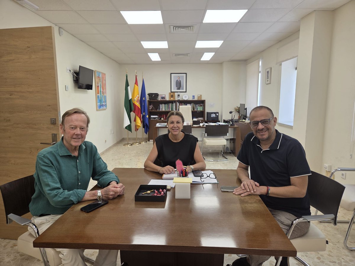 alcergiralda's tweet photo. Nuestro presidente, Pablo Beca, y nuestro vicepresidente, Mario Sánchez, se reunieron con Silvia Pozo, delegada territorial de Salud y Consumo de la Junta en Sevilla, para presentar la labor de la Asociación y trasladar las necesidades del colectivo renal.  @AndaluciaJunta https://t.co/anliyHST62